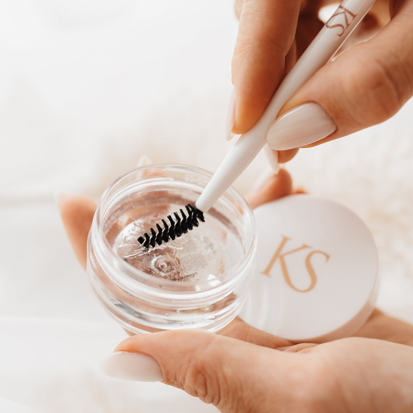 Katharina Stix Eyebrow Shaper